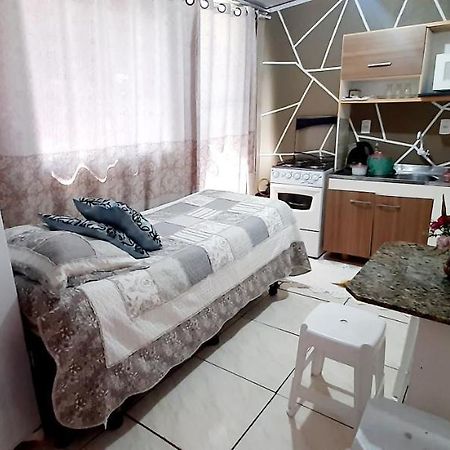Kitnet K1 Em Torres-Rs - Na Mais Bela Praia Gaucha - Cozinha - Banheiro - Ar Condicionado - Smart Tv 32' - Wi-Fi - Anfitria Superhost No Bnb 外观 照片