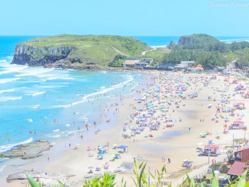 Kitnet K1 Em Torres-Rs - Na Mais Bela Praia Gaucha - Cozinha - Banheiro - Ar Condicionado - Smart Tv 32' - Wi-Fi - Anfitria Superhost No Bnb 外观 照片