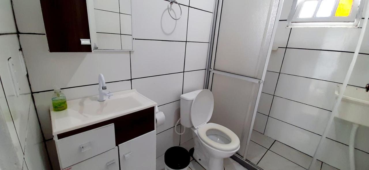 Kitnet K1 Em Torres-Rs - Na Mais Bela Praia Gaucha - Cozinha - Banheiro - Ar Condicionado - Smart Tv 32' - Wi-Fi - Anfitria Superhost No Bnb 外观 照片
