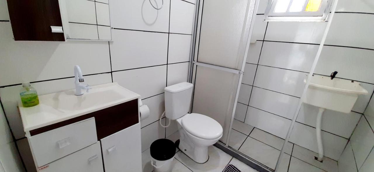 Kitnet K1 Em Torres-Rs - Na Mais Bela Praia Gaucha - Cozinha - Banheiro - Ar Condicionado - Smart Tv 32' - Wi-Fi - Anfitria Superhost No Bnb 外观 照片