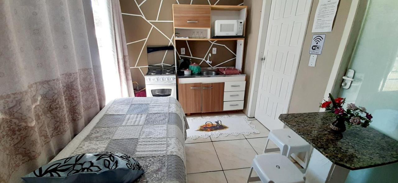 Kitnet K1 Em Torres-Rs - Na Mais Bela Praia Gaucha - Cozinha - Banheiro - Ar Condicionado - Smart Tv 32' - Wi-Fi - Anfitria Superhost No Bnb 外观 照片